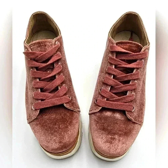 Steve Madden Womens Size 7 Pink Korrie Velour Chunky Sneakers - Picture 1 of 7